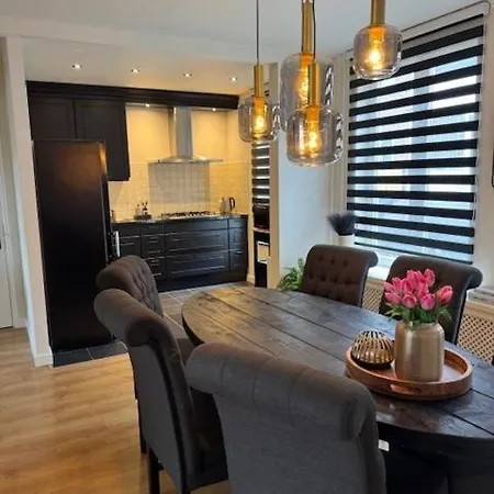 Sunny Apartment *
